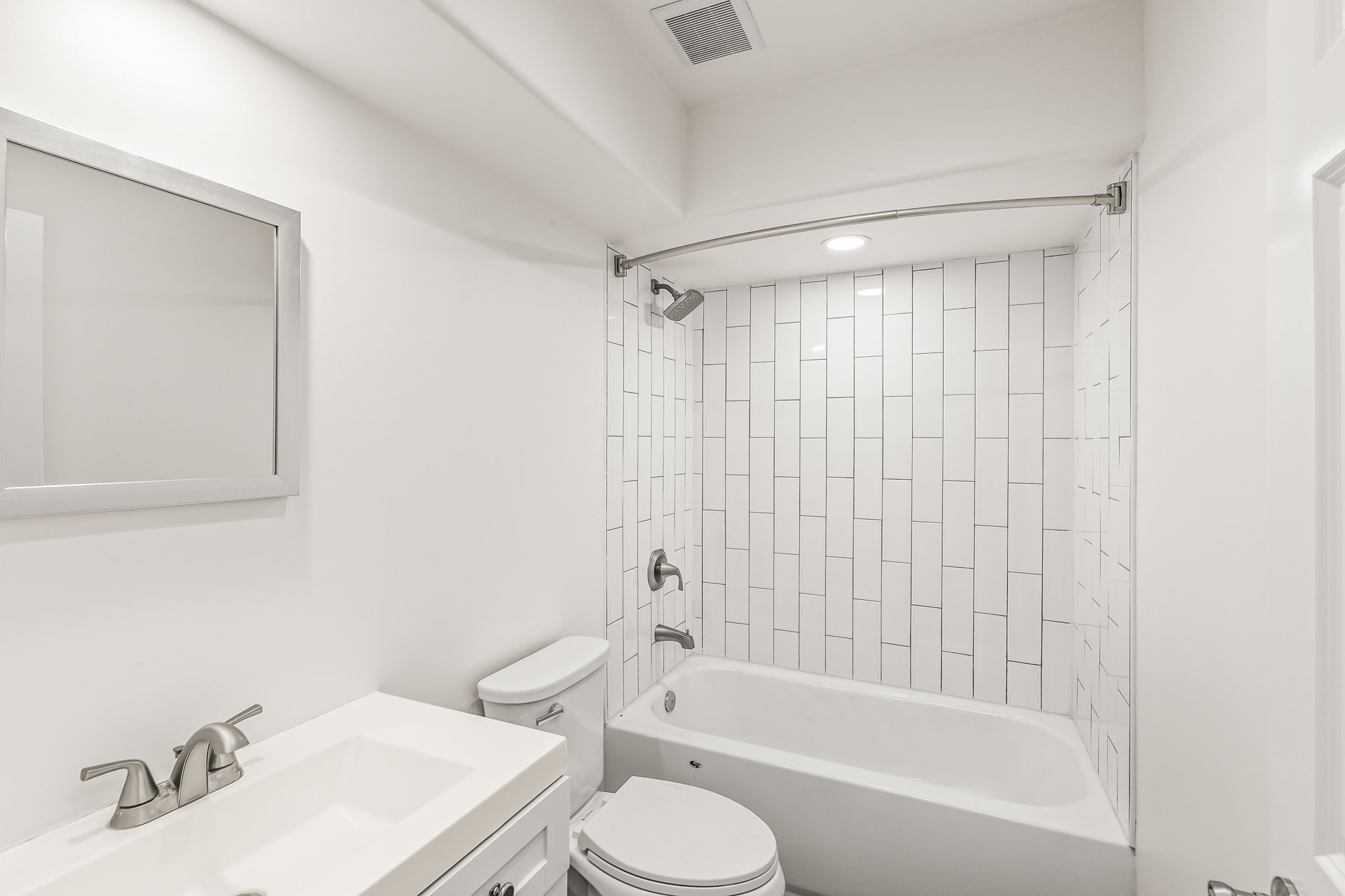 1243-1245 Van Nuys St-11