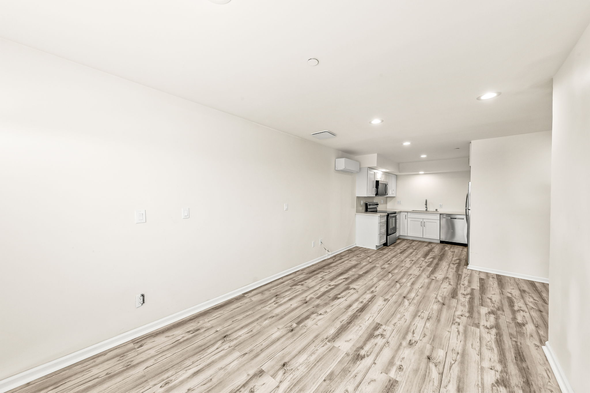 1243-1245 Van Nuys St-6