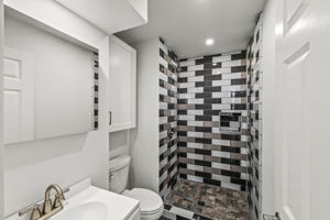 1243-1245 Van Nuys St-37