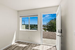 1243-1245 Van Nuys St-23