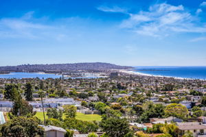 1243-1245 Van Nuys St-17