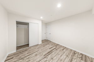 1243-1245 Van Nuys St-15