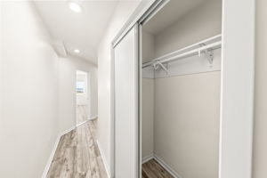 1243-1245 Van Nuys St-12