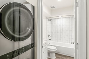 1243-1245 Van Nuys St-10