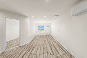 1243-1245 Van Nuys St-4