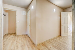  Photo 34