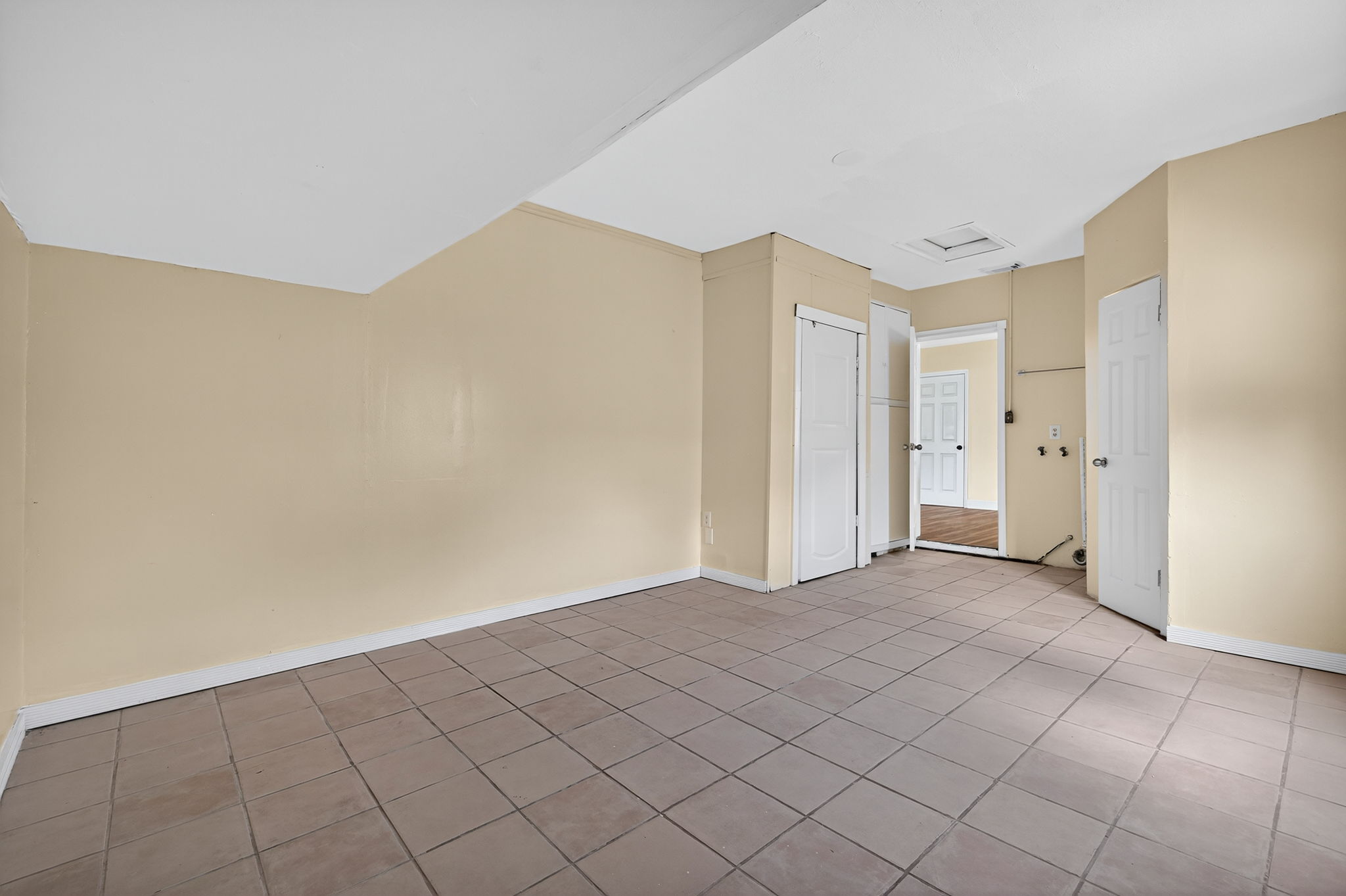 Interiors (21)