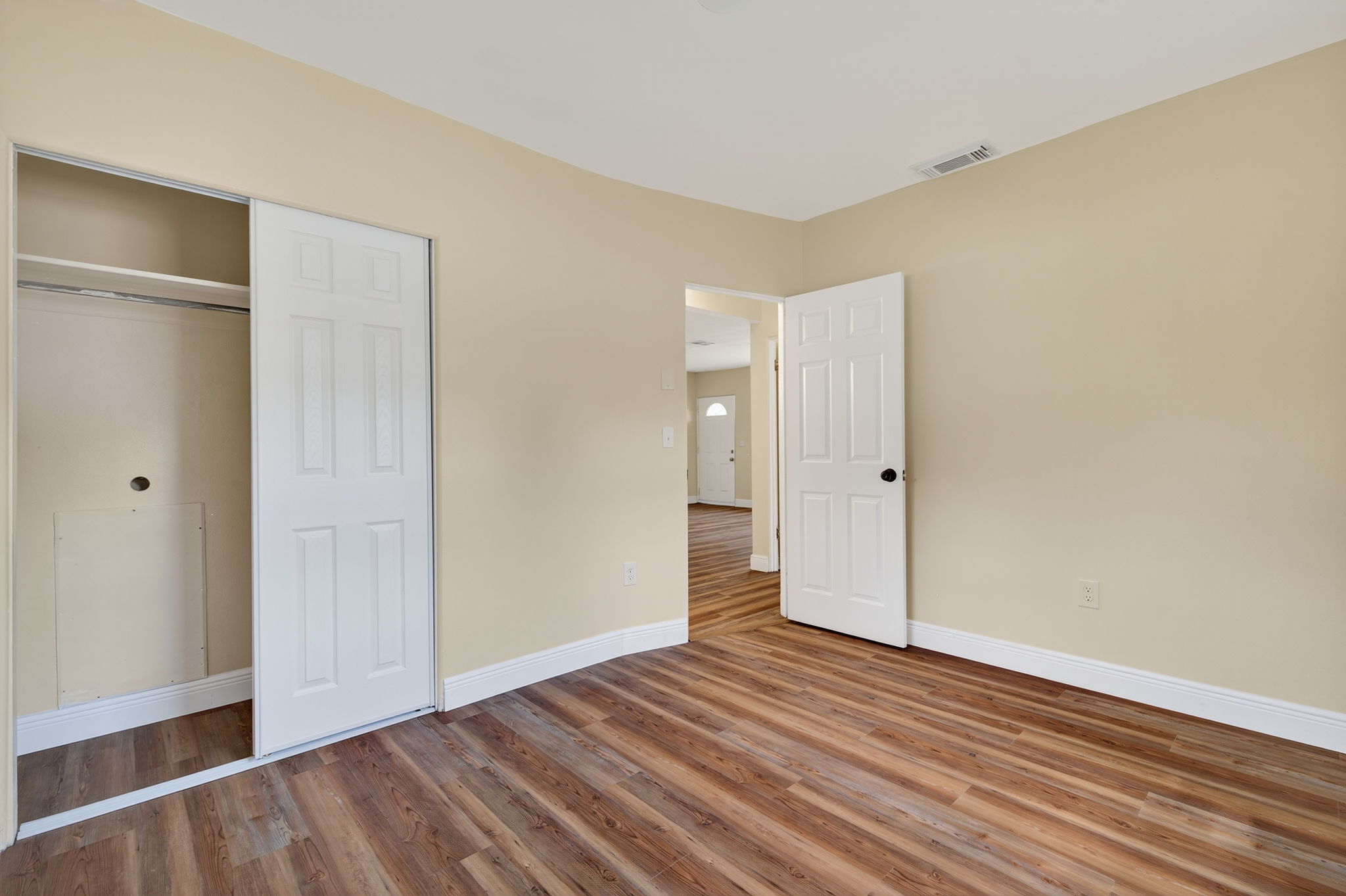 Interiors (27)