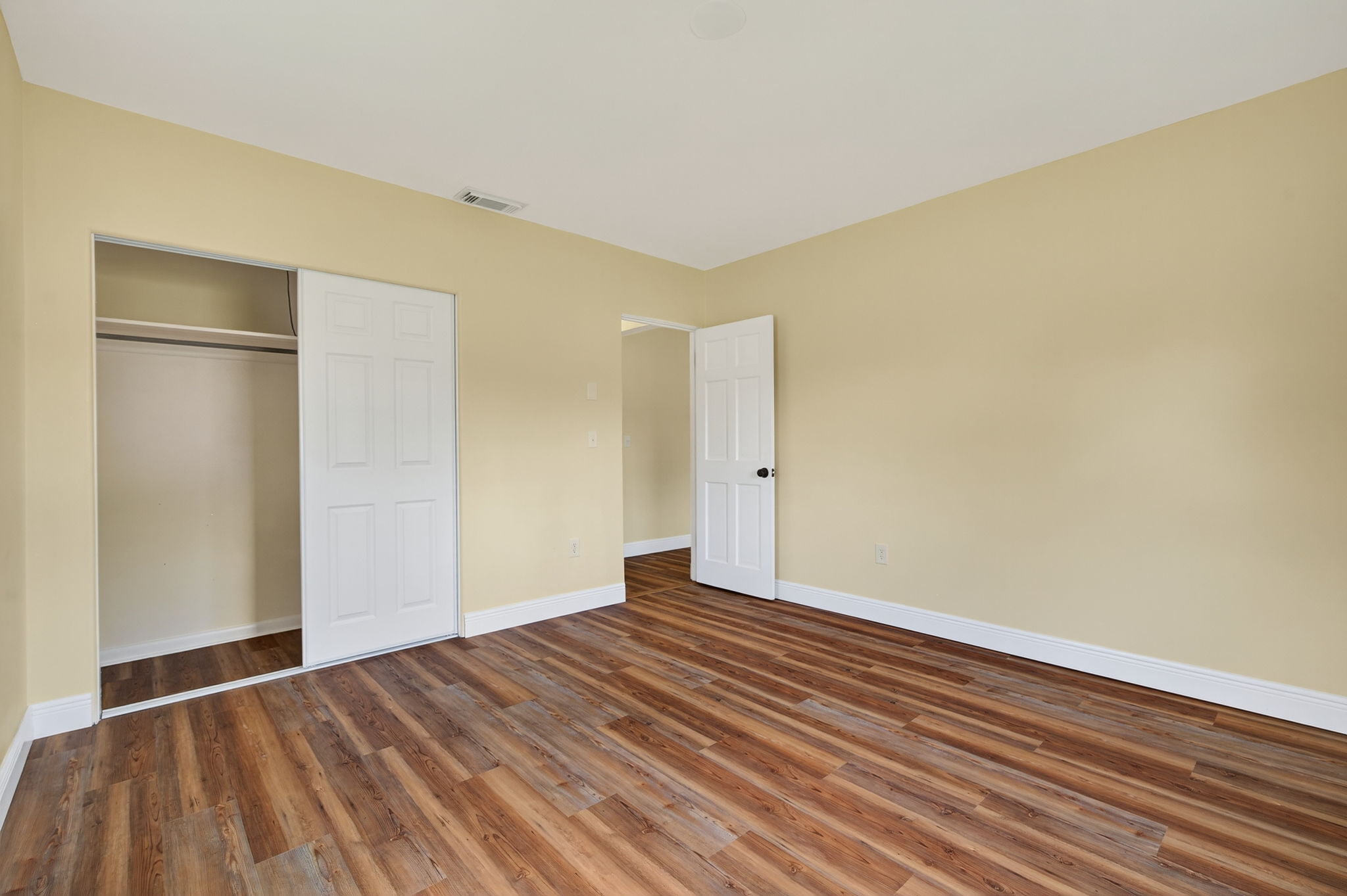 Interiors (31)