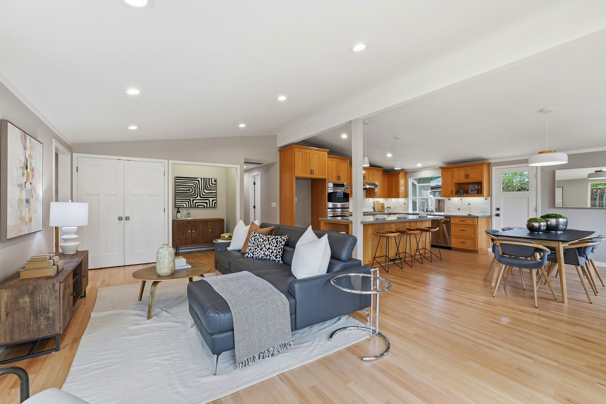 016_F8_1244 Parkington Ave