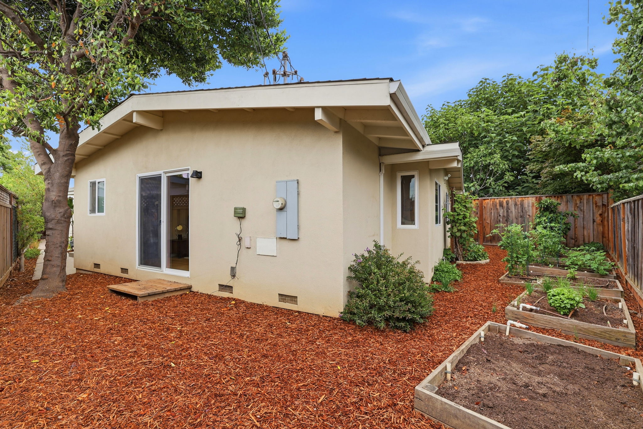 045_F8_1244 Parkington Ave