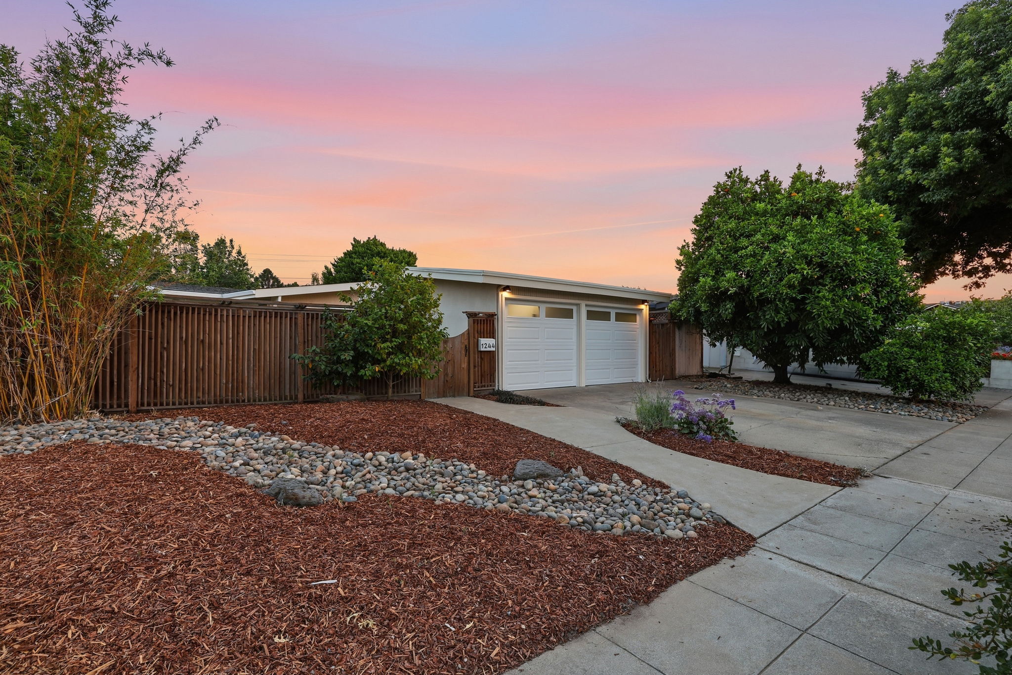 003_F8_TWILIGHT_1244 Parkington Ave