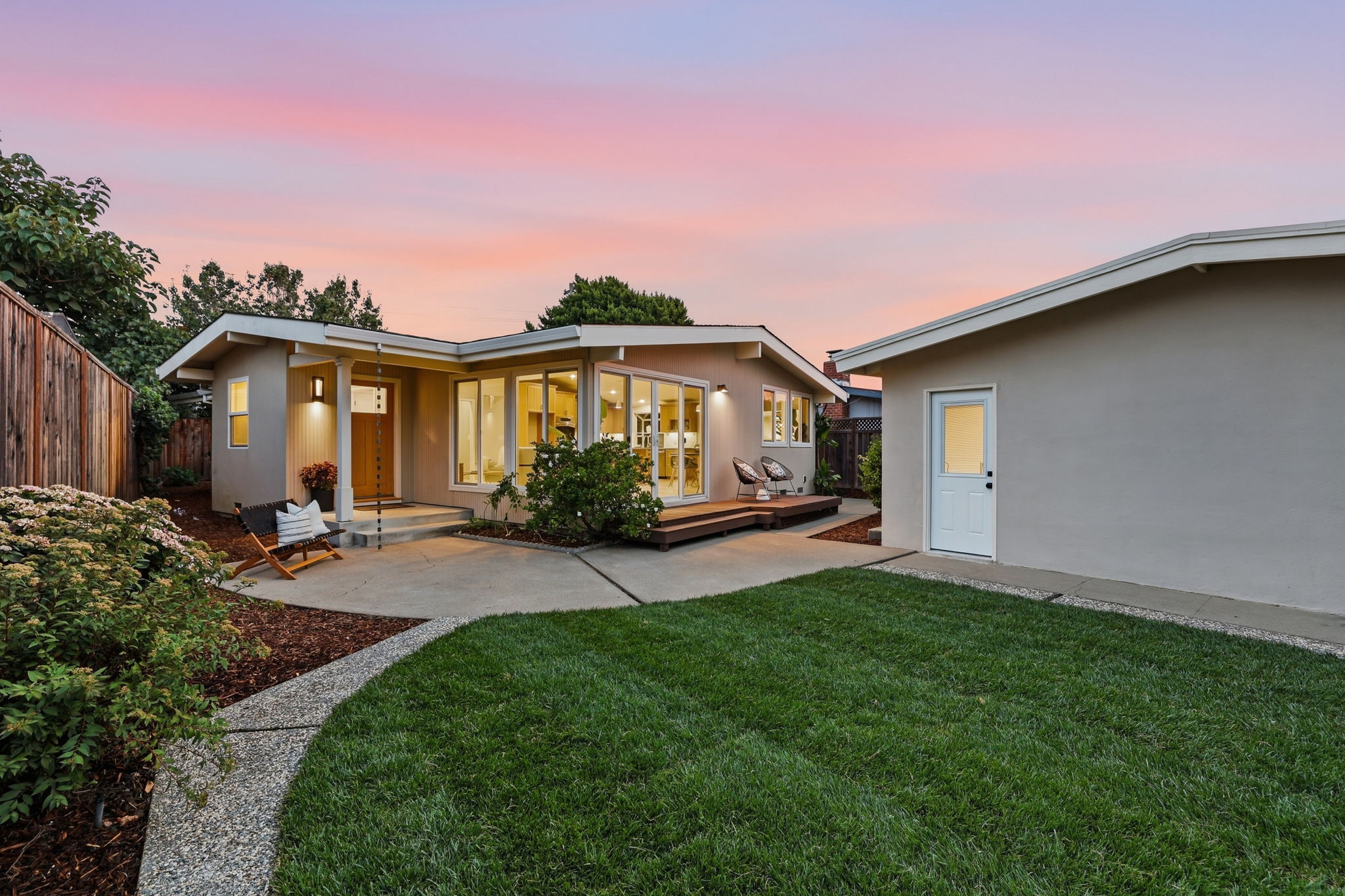 004_F8_TWILIGHT_1244 Parkington Ave