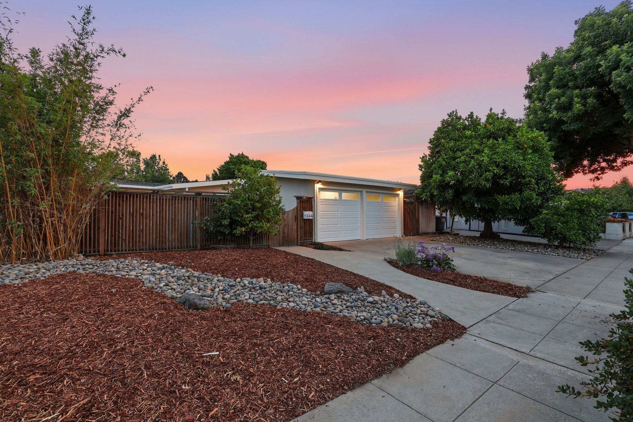 013_F8_TWILIGHT_1244 Parkington Ave