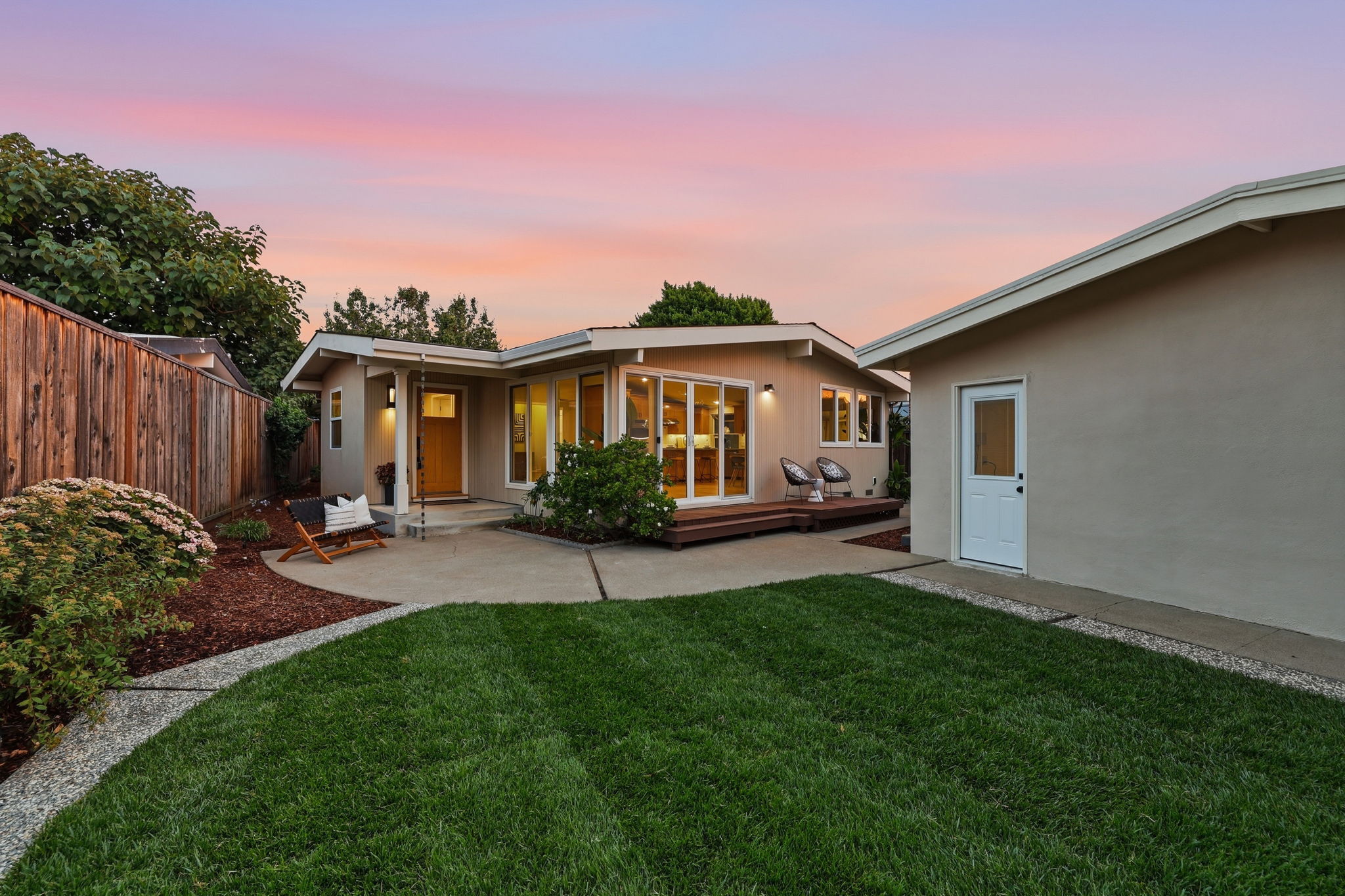 015_F8_TWILIGHT_1244 Parkington Ave