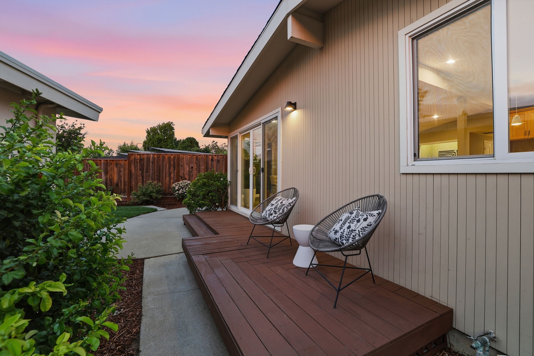 019_F8_TWILIGHT_1244 Parkington Ave