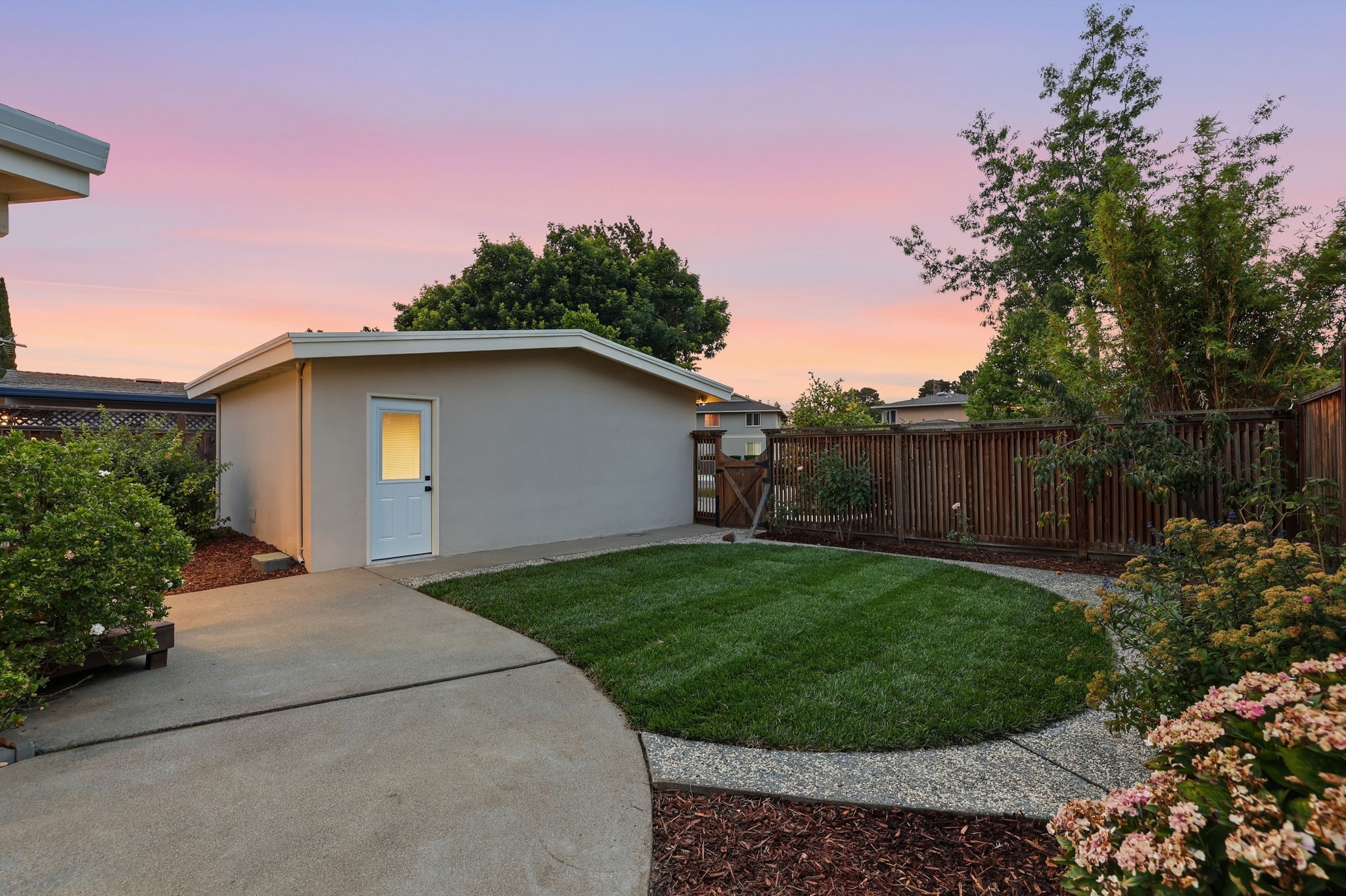 021_F8_TWILIGHT_1244 Parkington Ave