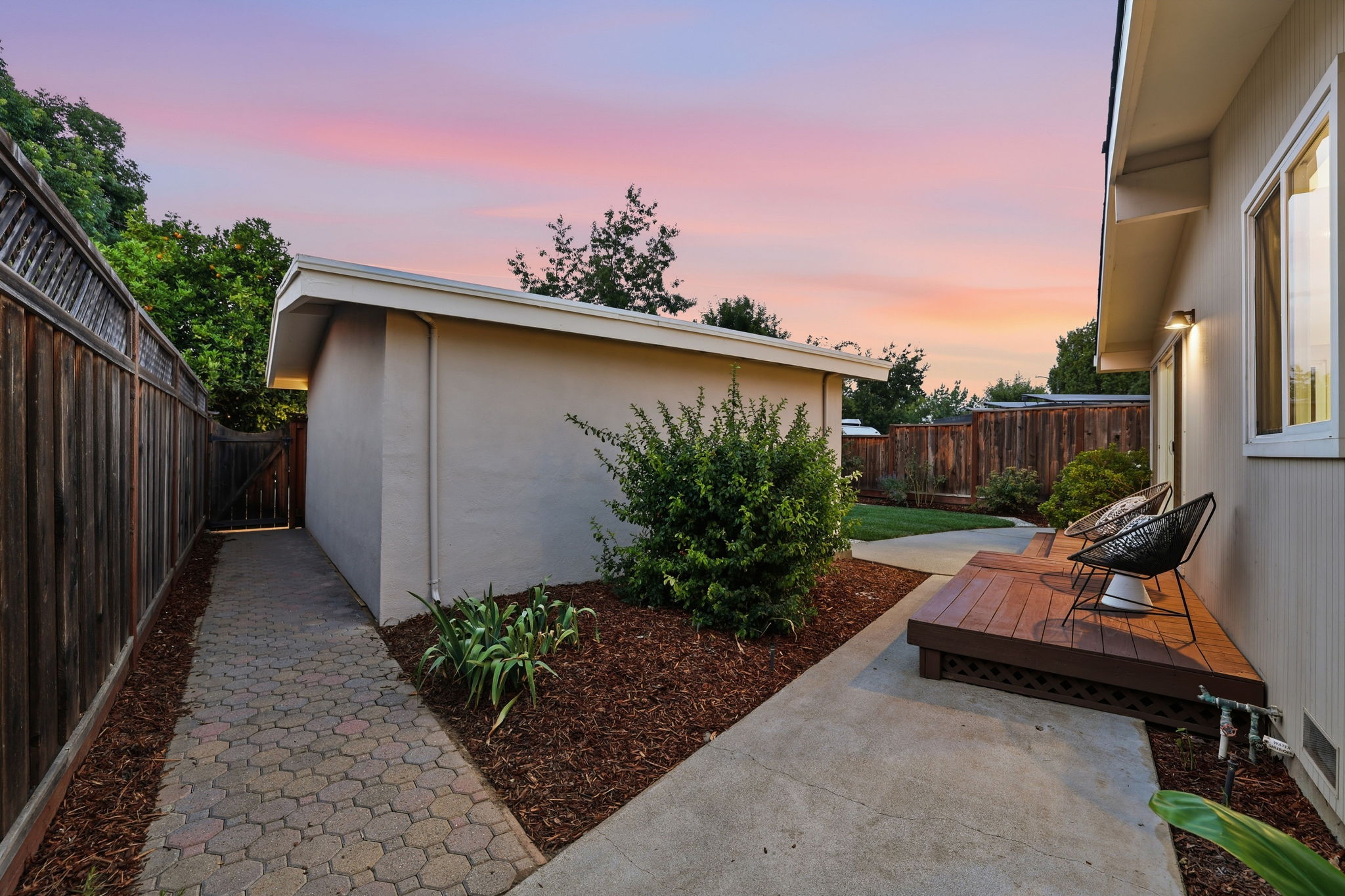 024_F8_TWILIGHT_1244 Parkington Ave