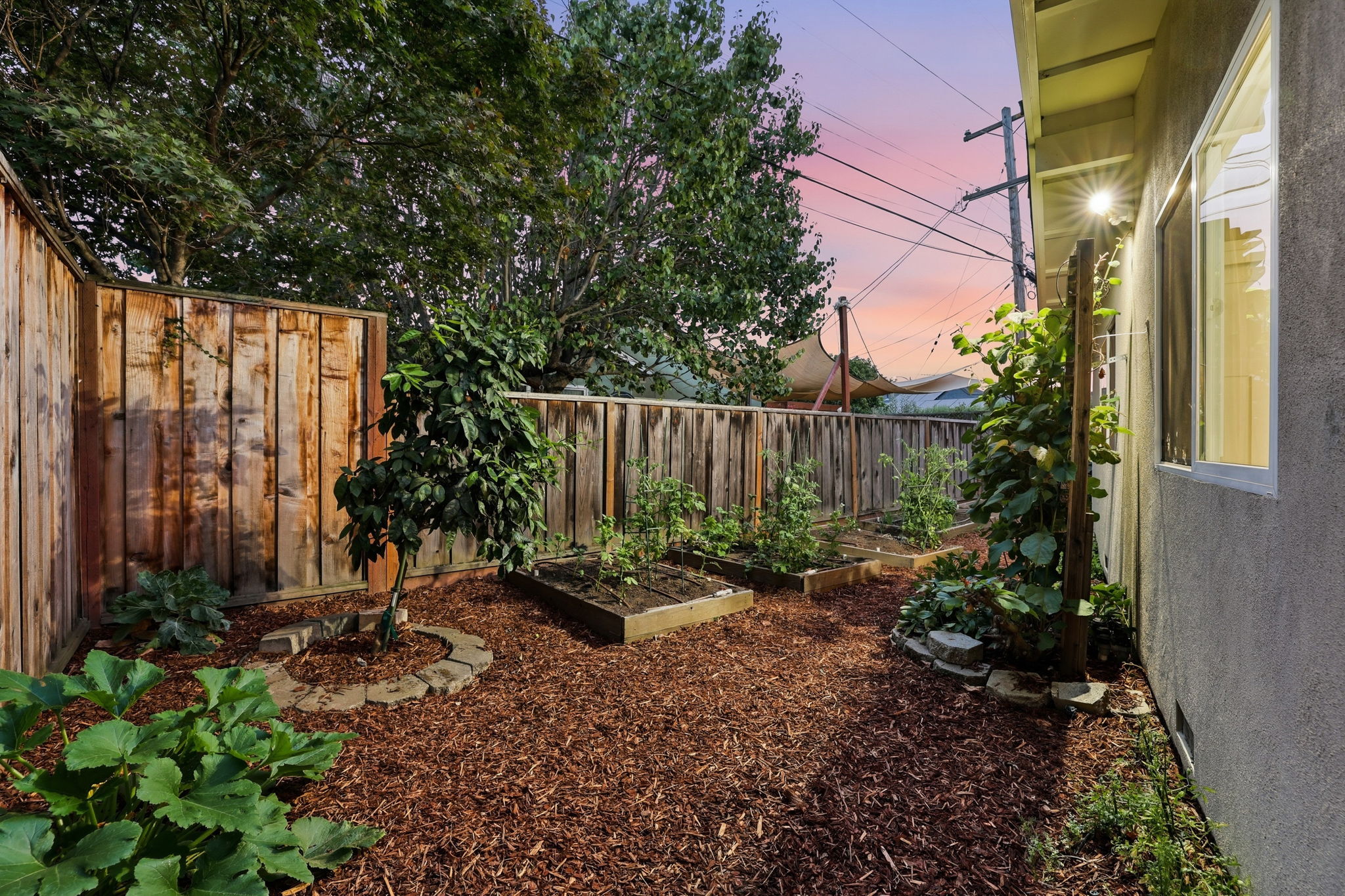 025_F8_TWILIGHT_1244 Parkington Ave