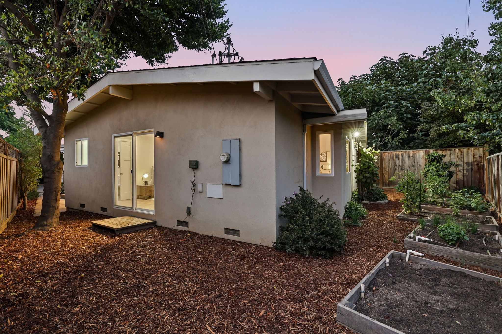 027_F8_TWILIGHT_1244 Parkington Ave