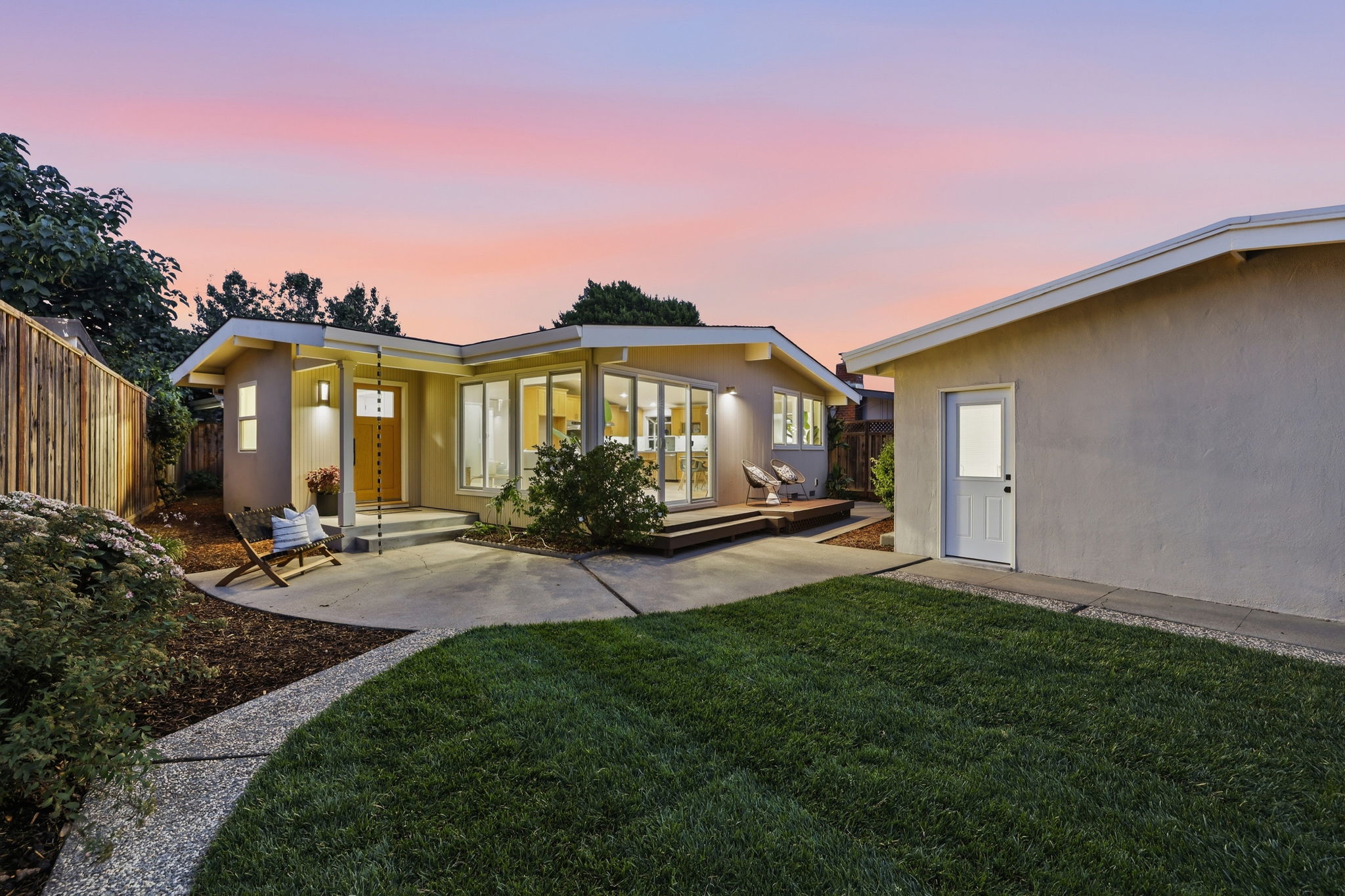 031_F8_TWILIGHT_1244 Parkington Ave