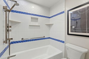 041_F8_1244 Parkington Ave