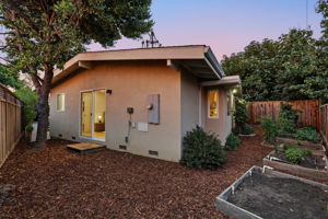 009_F8_TWILIGHT_1244 Parkington Ave