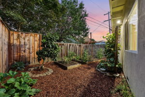 025_F8_TWILIGHT_1244 Parkington Ave