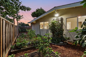 026_F8_TWILIGHT_1244 Parkington Ave