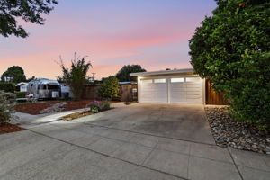 030_F8_TWILIGHT_1244 Parkington Ave