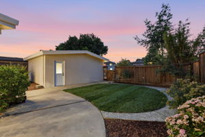 033_F8_TWILIGHT_1244 Parkington Ave