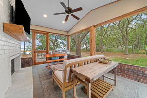 Screened-in Porch