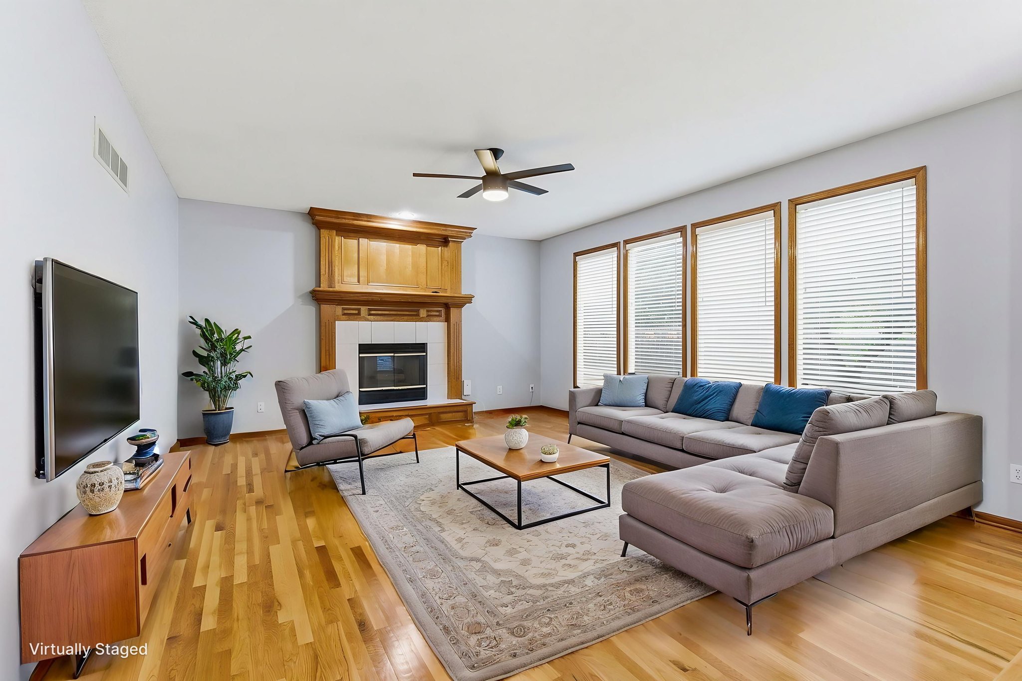 Krell - 12443 Benson St, Overland Park, KS 026 virtually staged.jpeg