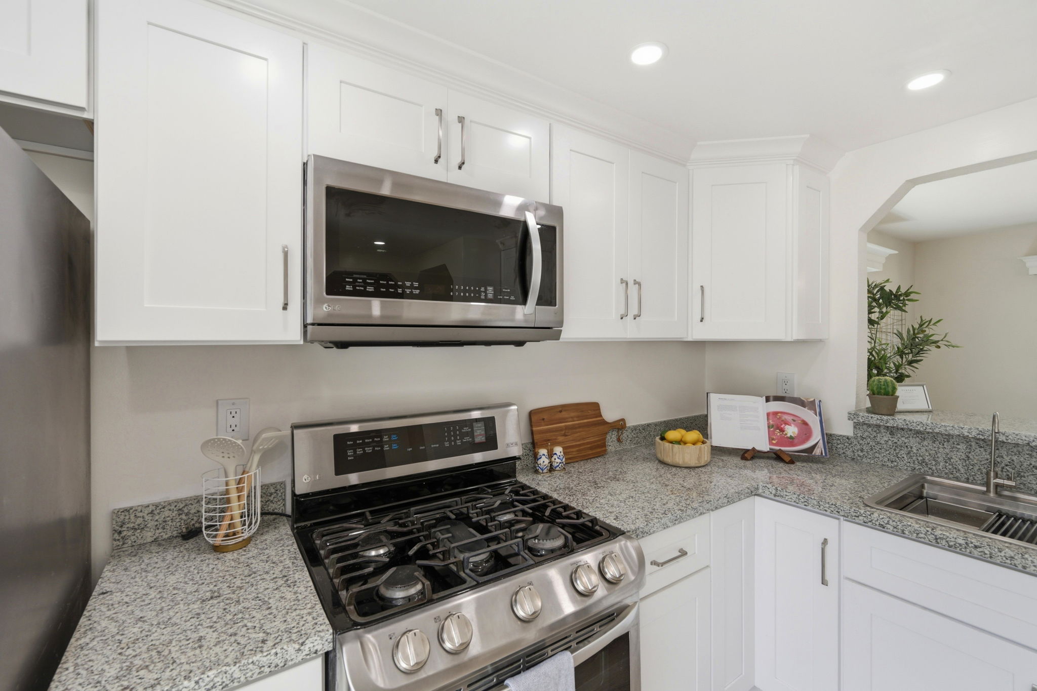 011_F8_1245 Marina Cir