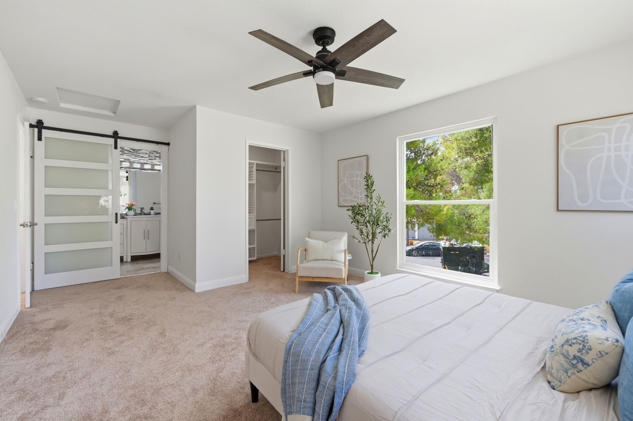 024_F8_1245 Marina Cir