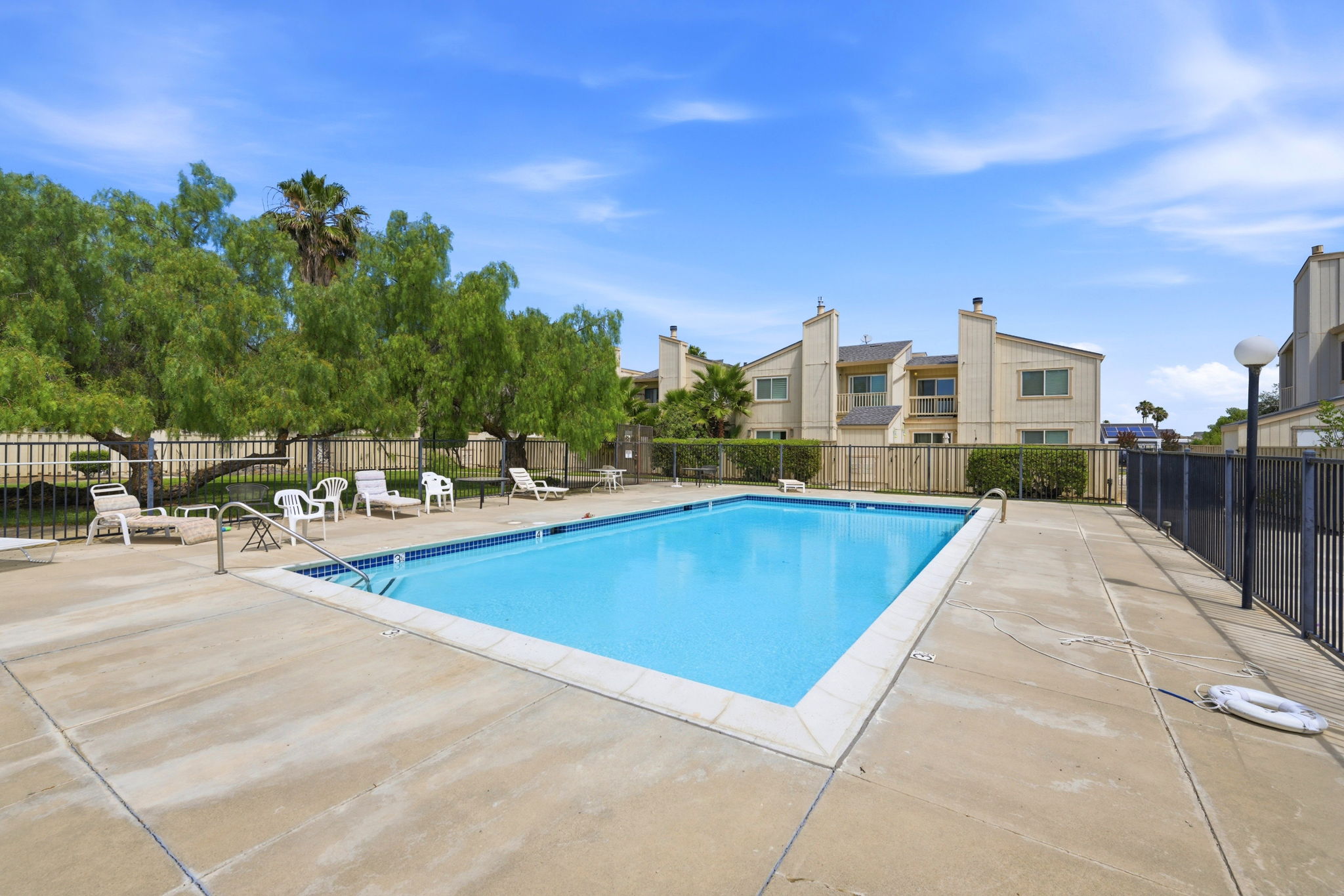 038_F8_1245 Marina Cir