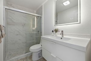 027_F8_1245 Marina Cir