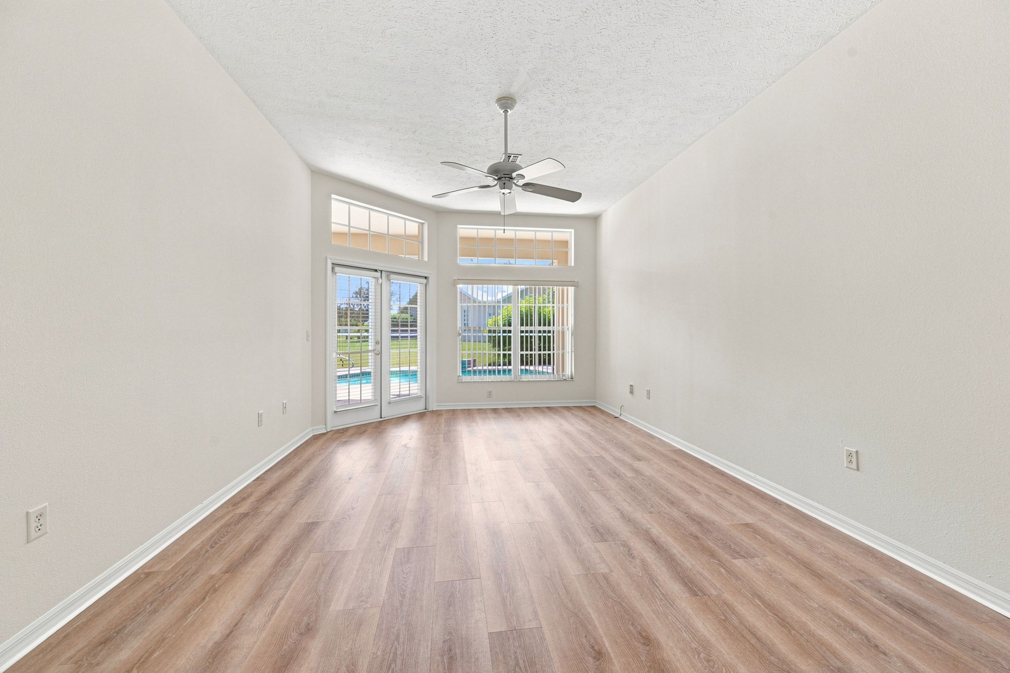 Primary Bedroom1a