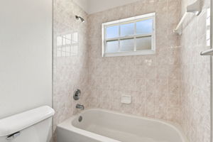 Jack n Jill Bathroom1b
