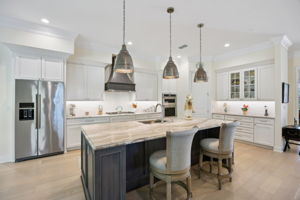 Oversized Center Island, Quartzite Counters