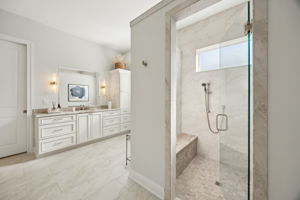 Walk in Shower with Bench