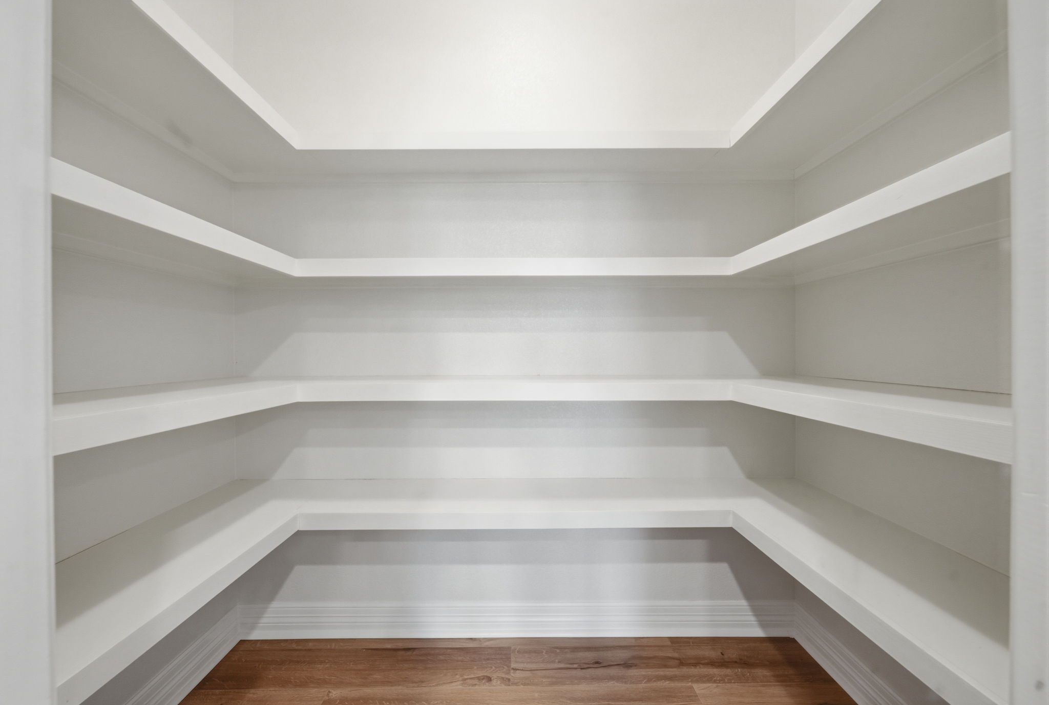 Walk in pantry