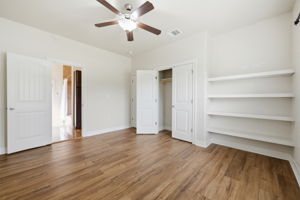 Bedroom 2 - built in shelves/bookcase
