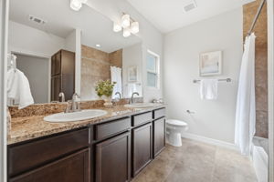 Secondary bath Jack/Jill bedrooms
