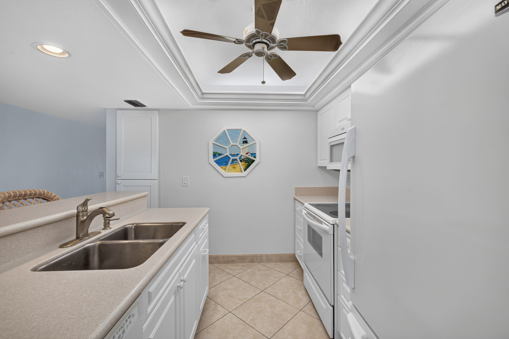Kitchen 1 of 2