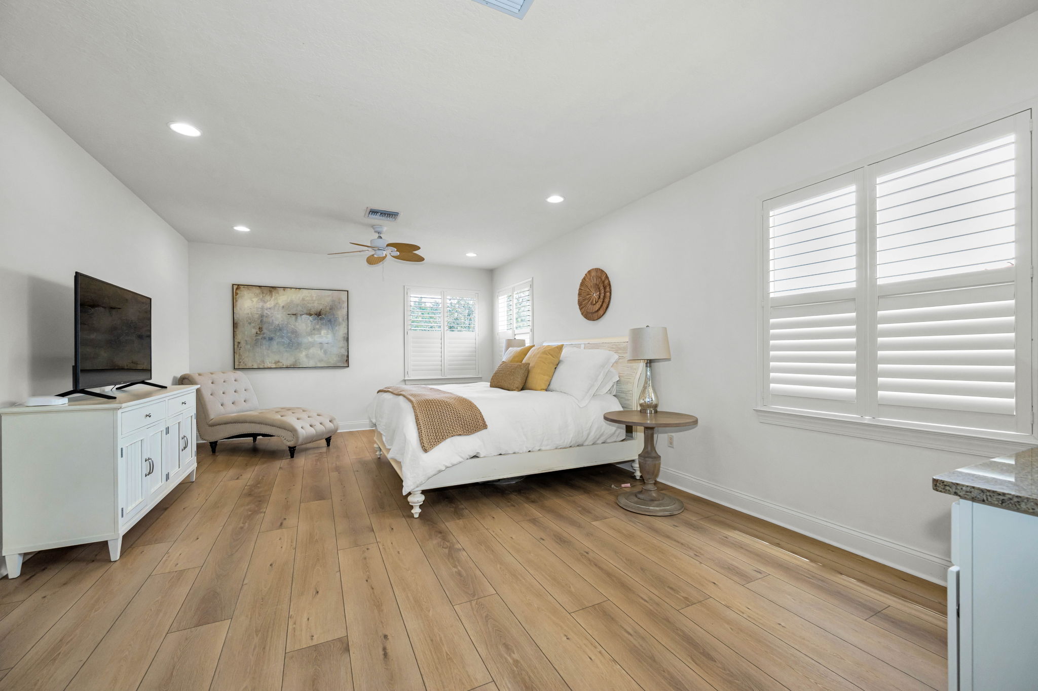 Upper Level Bedroom 4a