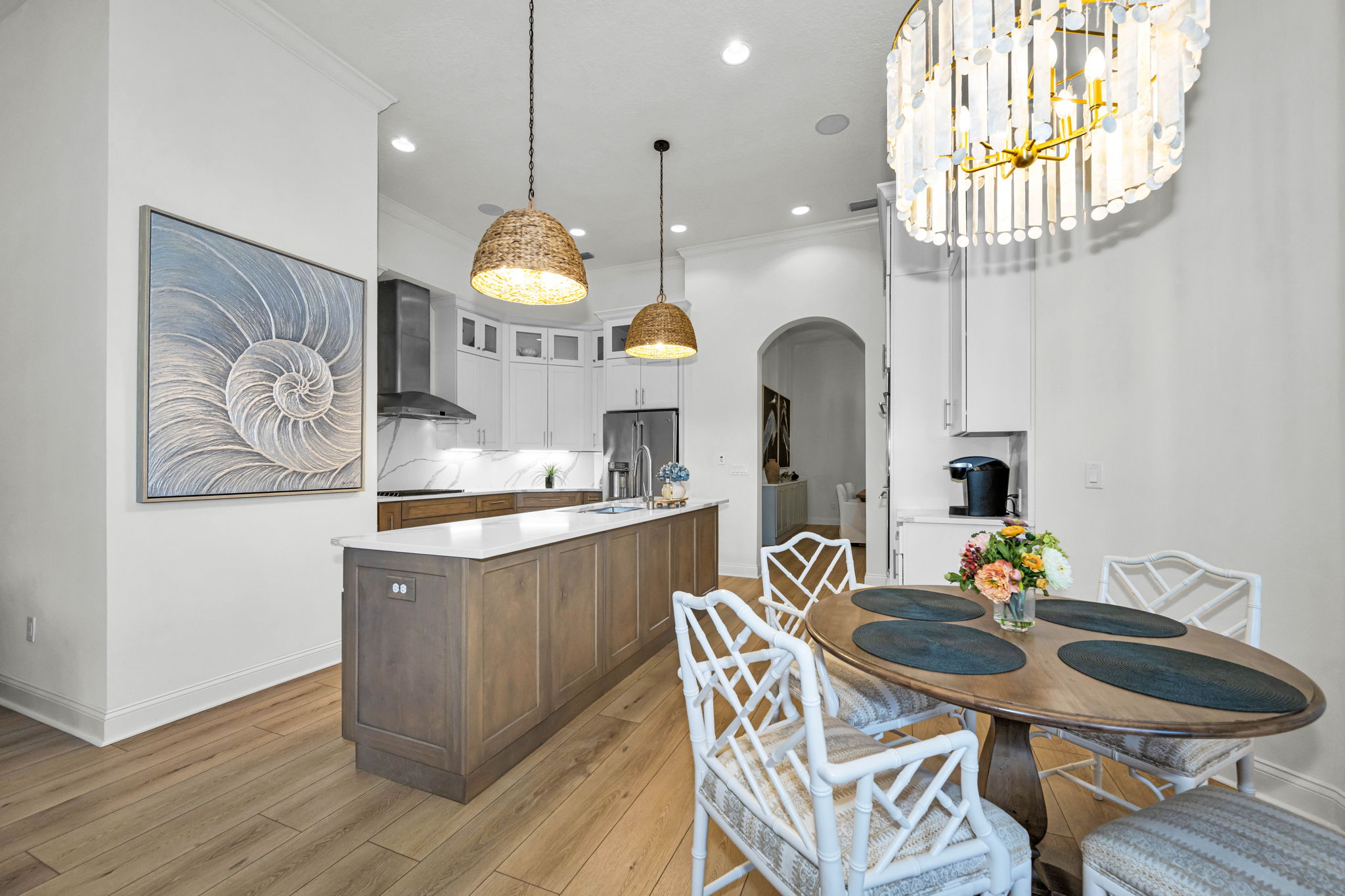 Kitchen Eat-In 1