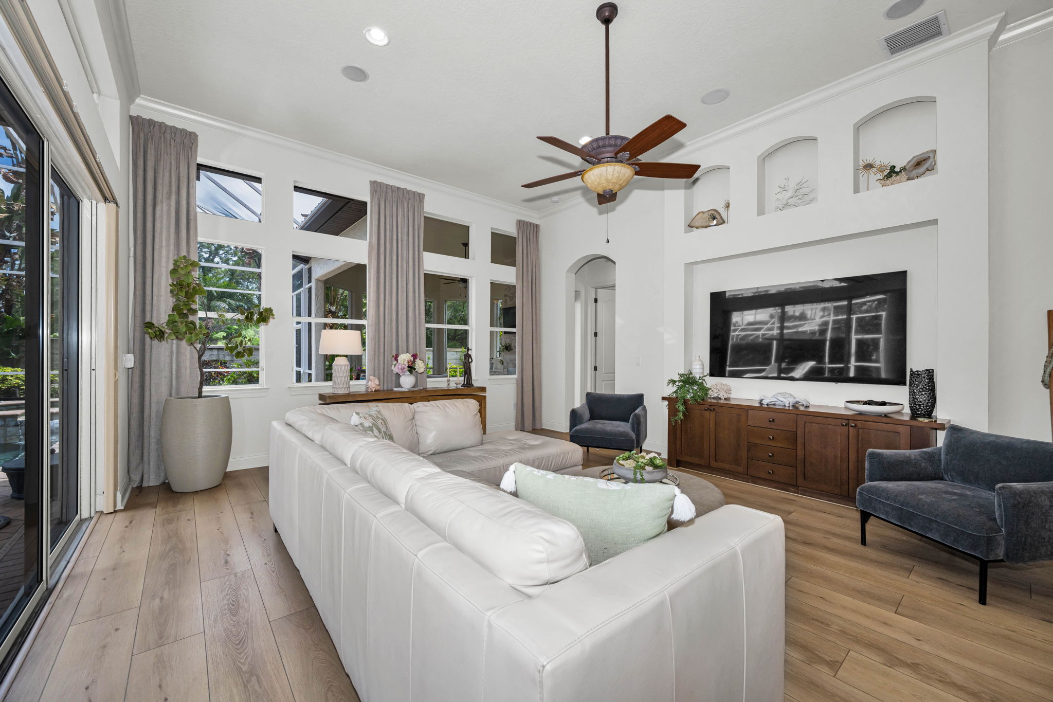 Family Room 5
