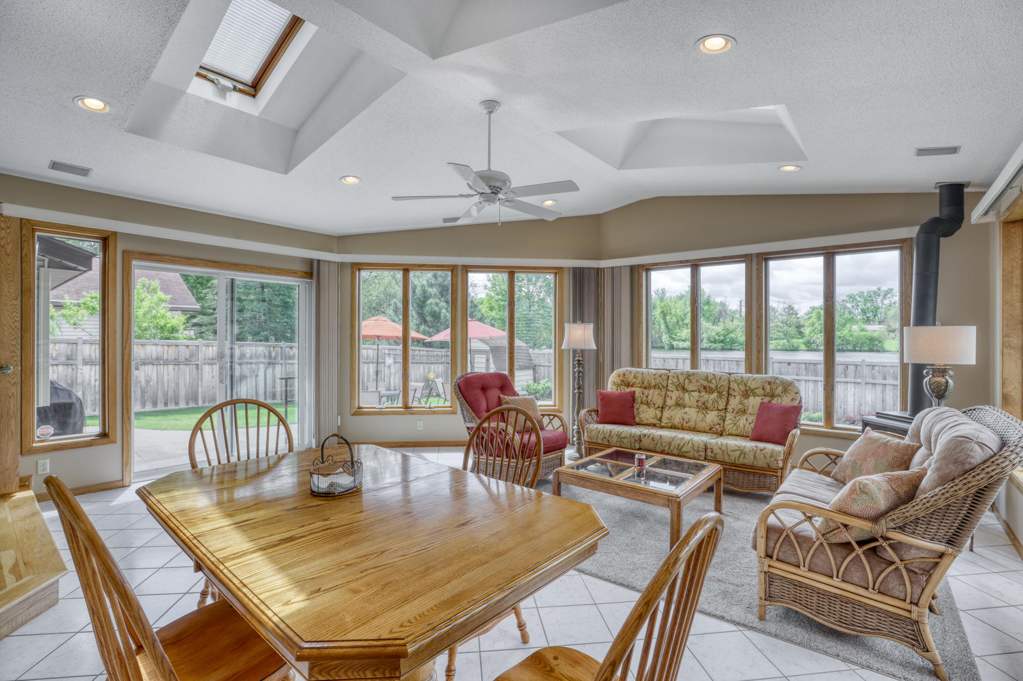 1246 Willow Ln, Roseville, MN 55113, USA Photo 32