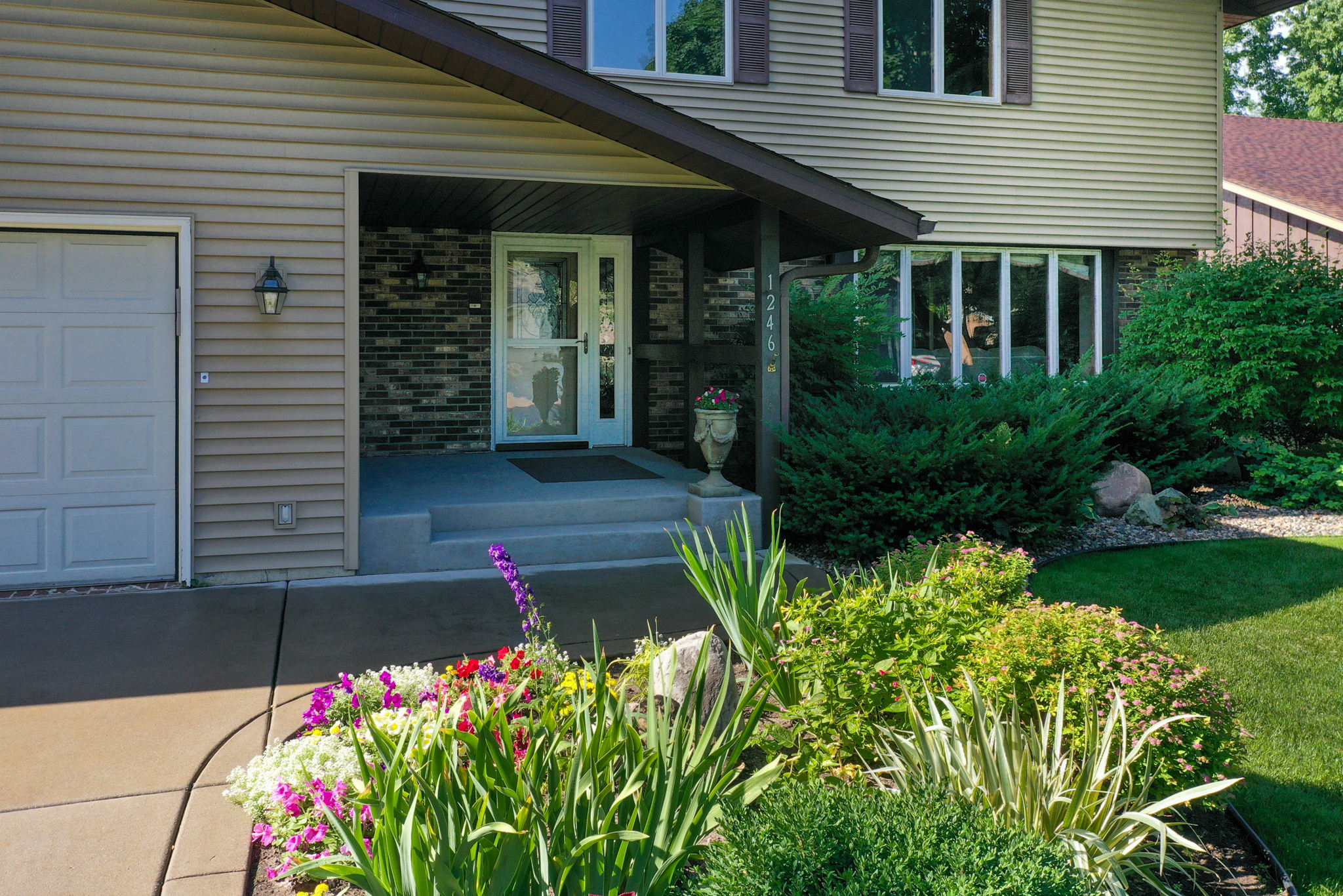 1246 Willow Ln, Roseville, MN 55113, USA Photo 8